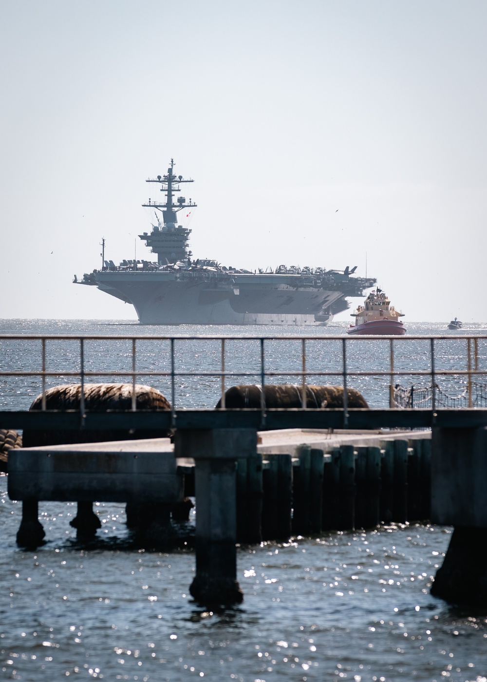 USS George Washington (CVN 73) Pulls Into Naval Station Mayport