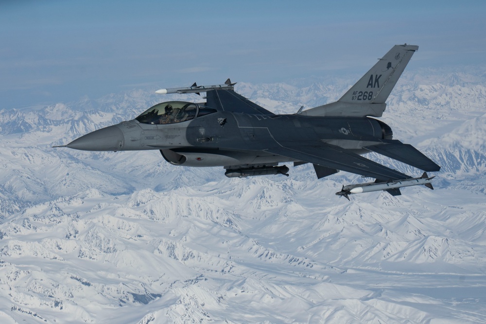 Eielson F-16s refuel during RED FLAG-Alaska 24-1