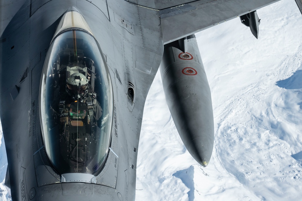 Eielson F-16s refuel during RED FLAG-Alaska 24-1
