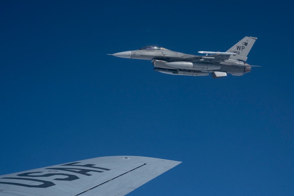 Eielson F-16s refuel during RED FLAG-Alaska 24-1