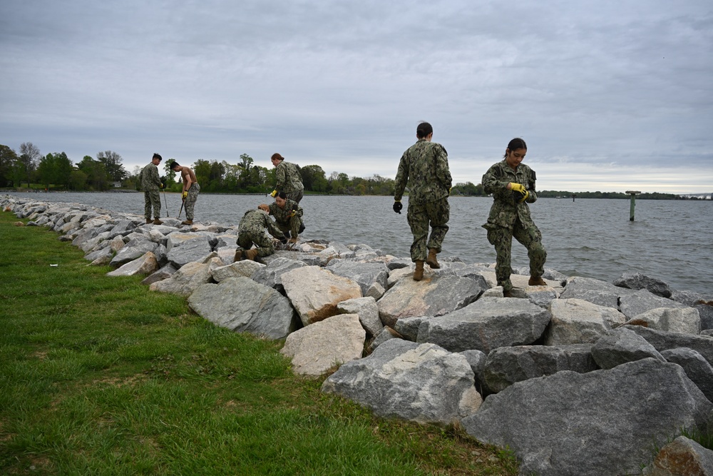 Midshipman Action Group Earth Day Greenbury Point Cleanup