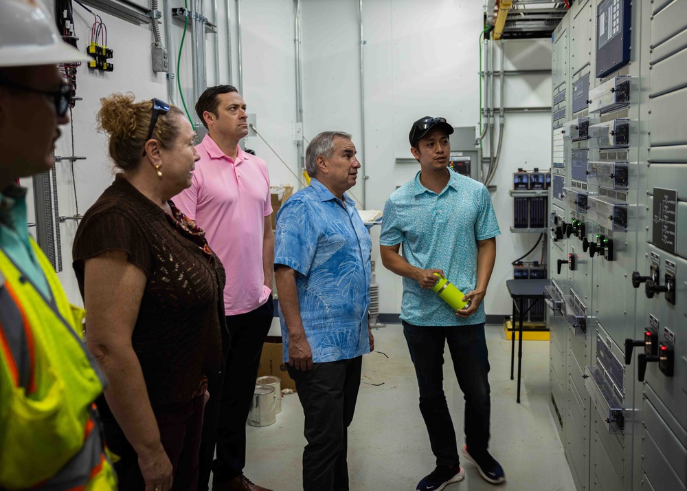 Principal Deputy and Chief of Staff to DASN (Energy) Visits Kupono Solar