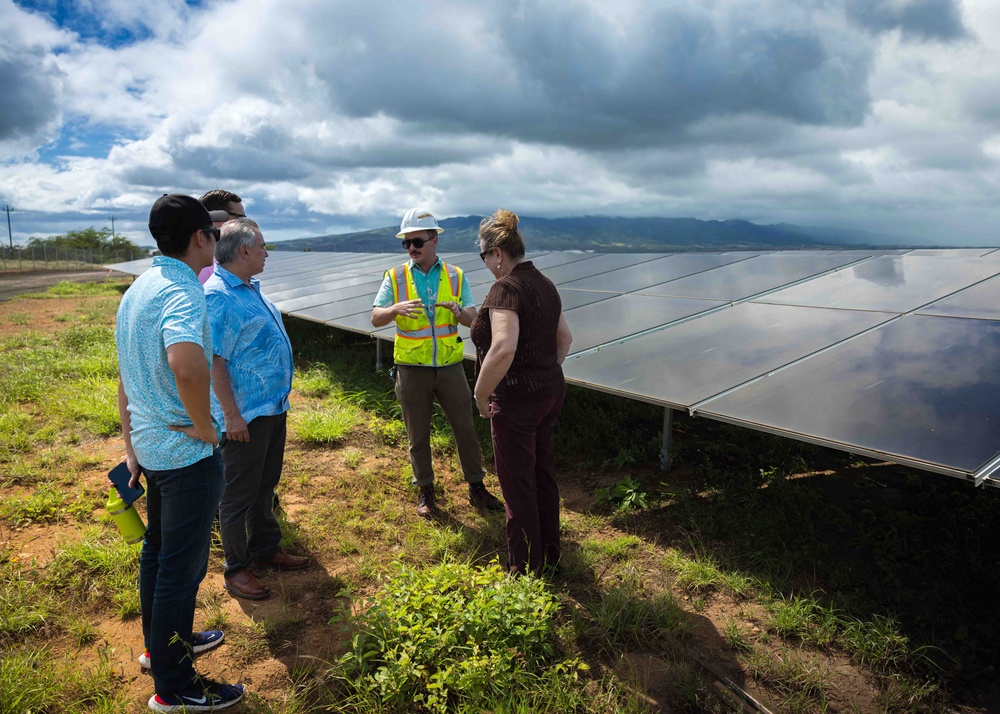 Principal Deputy and Chief of Staff to DASN (Energy) Visits Kupono Solar