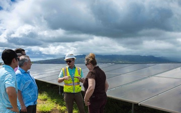 Principal Deputy and Chief of Staff to DASN (Energy) Visits Kupono Solar