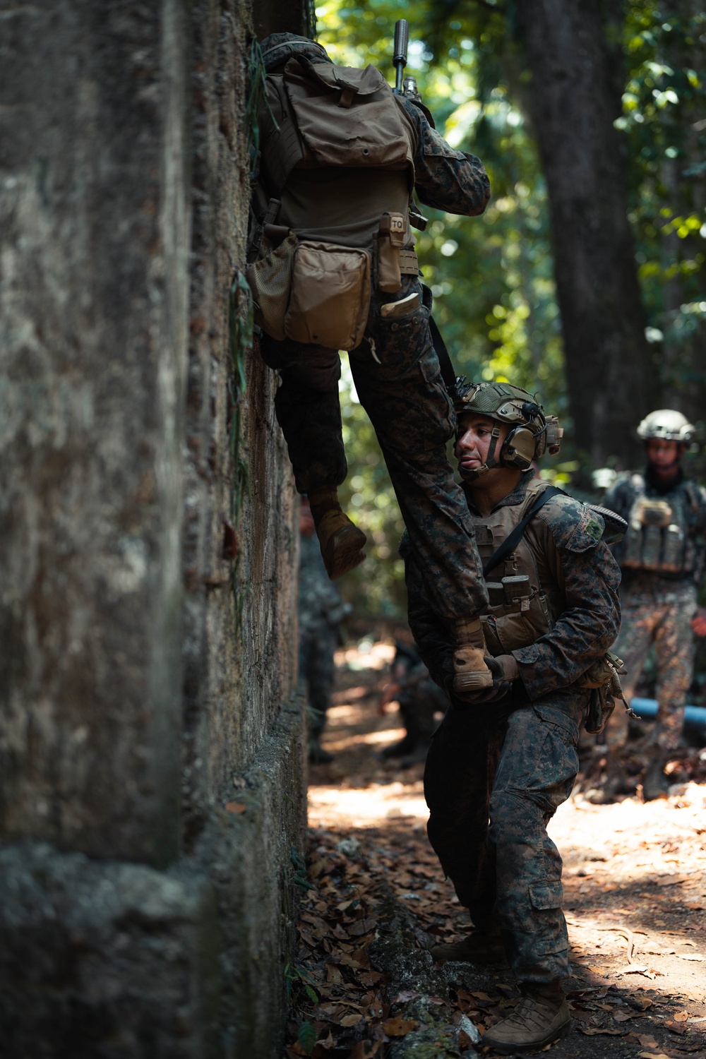 Balikatan 24: 3rd LCT conducts Urban Operations training with Philippine Marines