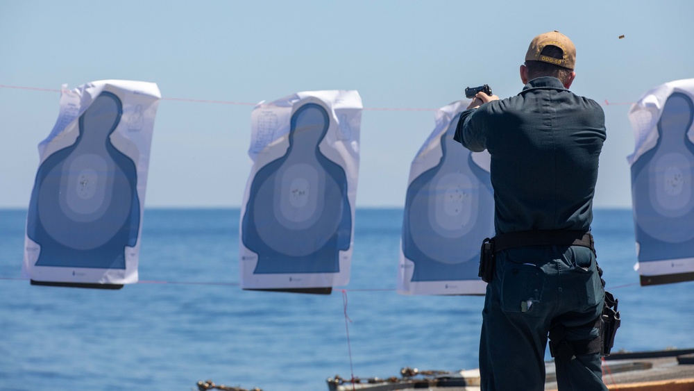 USS Russell (DDG 59) small arms qualifications