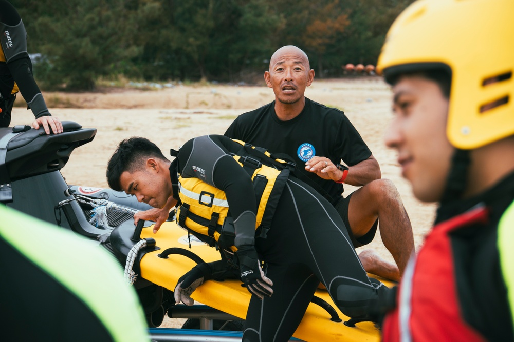 Firefighters enhance aquatic life-saving skills | Basic watercraft rescue operator course