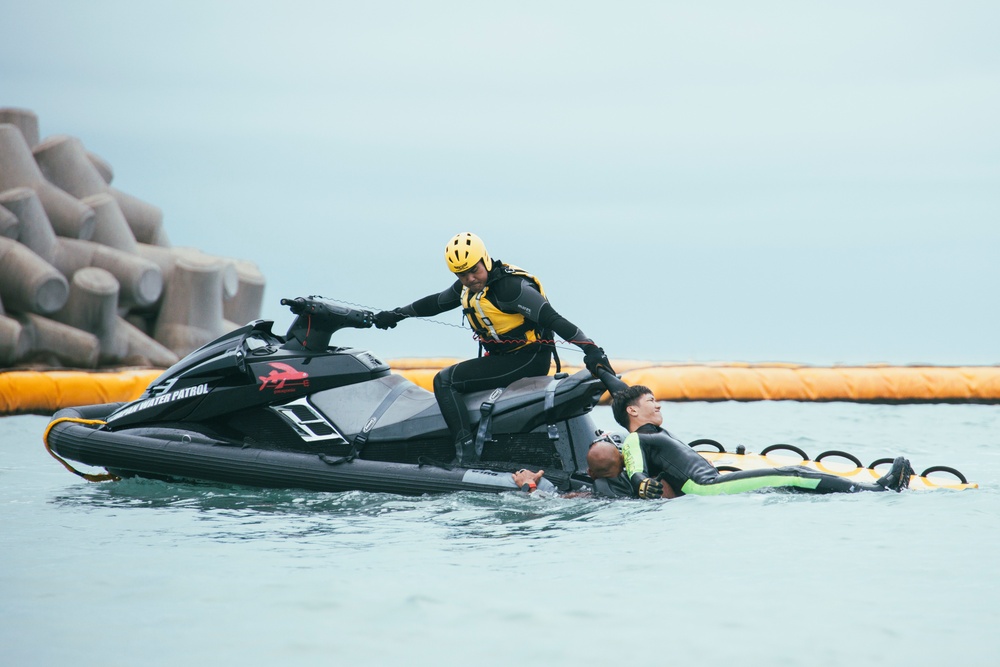 Firefighters enhance aquatic life-saving skills | Basic watercraft rescue operator course