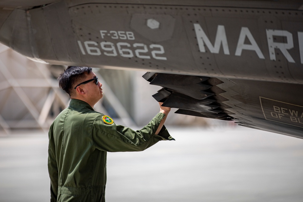 VMFA-121 conduct joint flight operations in South Korea