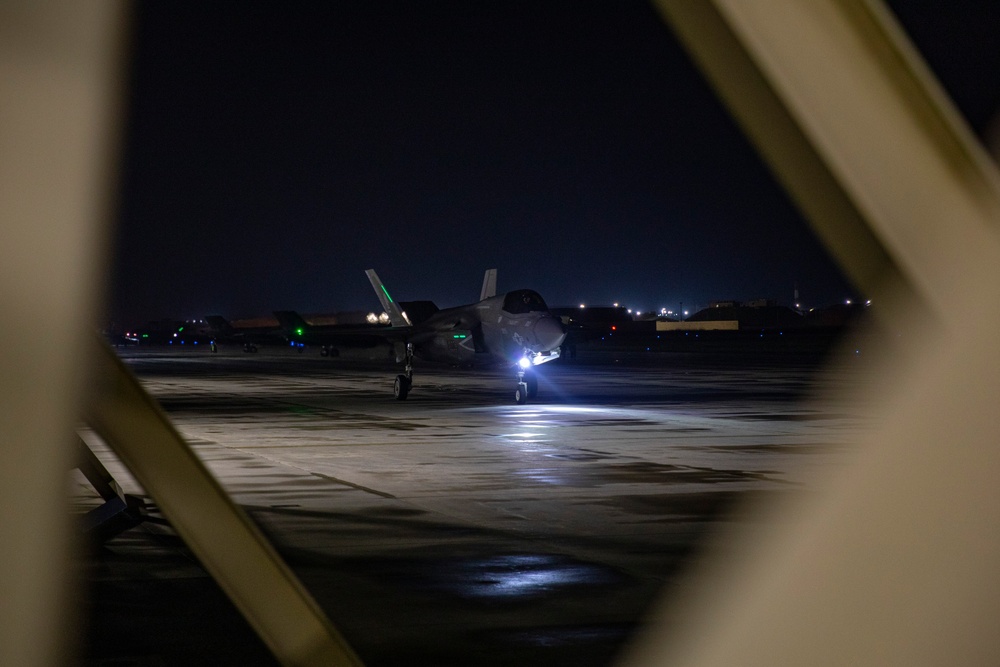 VMFA-121 conduct joint flight operations in South Korea