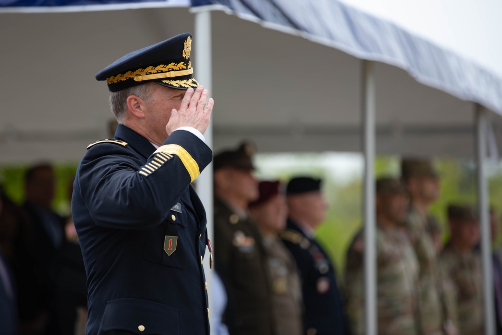 Former V Corps Commander retires in Fort Knox