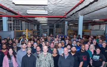 Norfolk Naval Shipyard’s Off-Yard Carrier Team Shows Appreciation for Jobs Well Done
