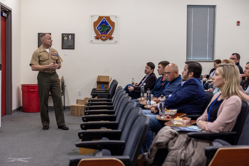 MCI-West deputy commander teaches at the Oceanside Leadership Academy