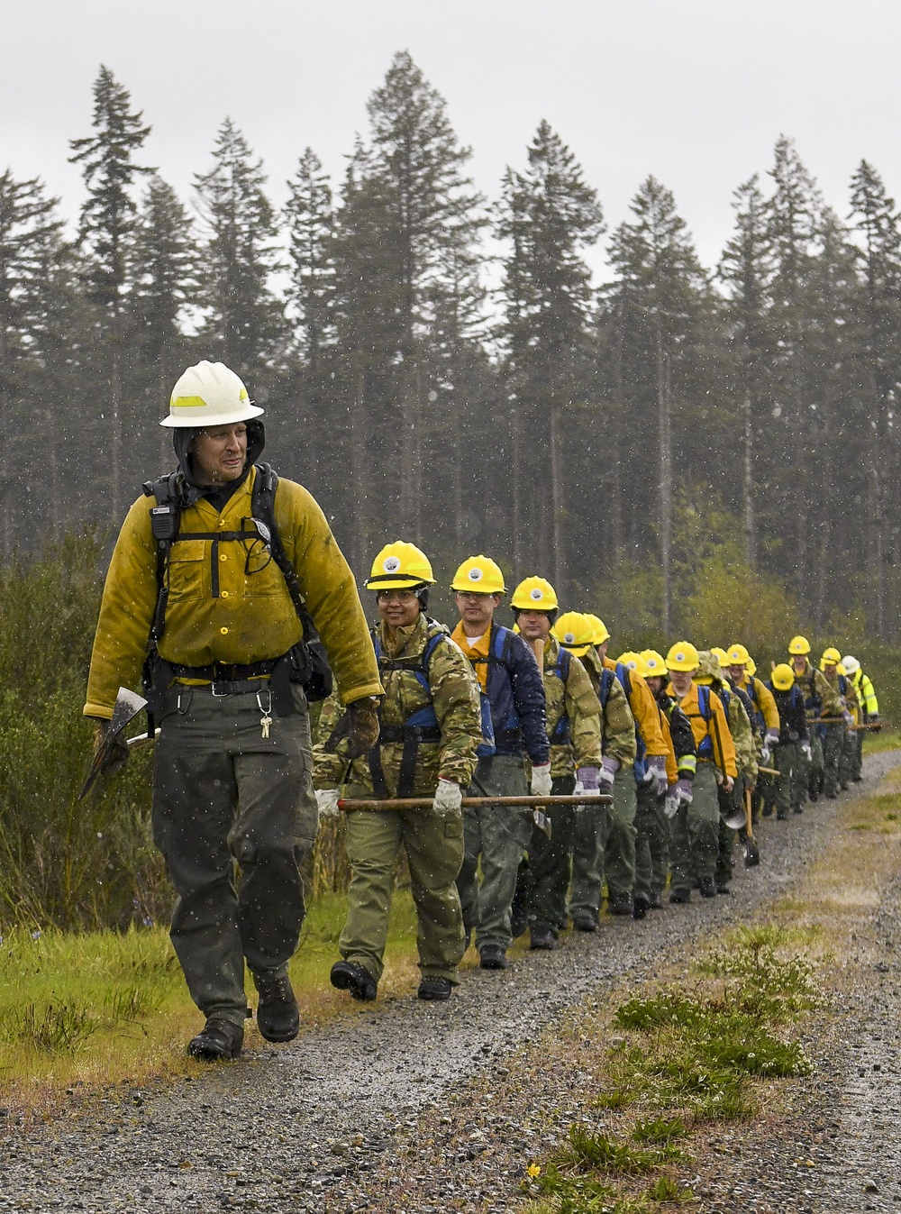 Guard members train on wildland firefighting techniques