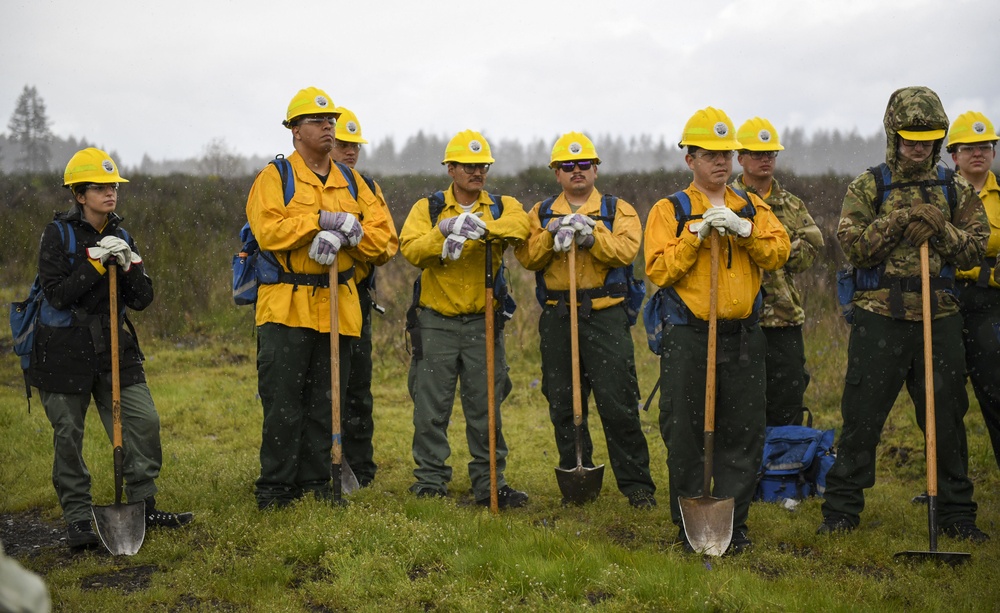 Guard members train on wildland firefighting techniques
