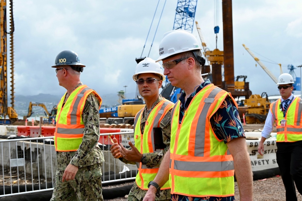 Under Secretary of The Navy Visits Intermediate Maintenance Facility in Pearl Harbor