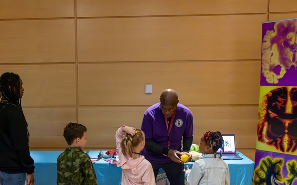 WRAIR Family and Child VIP Day Outreach