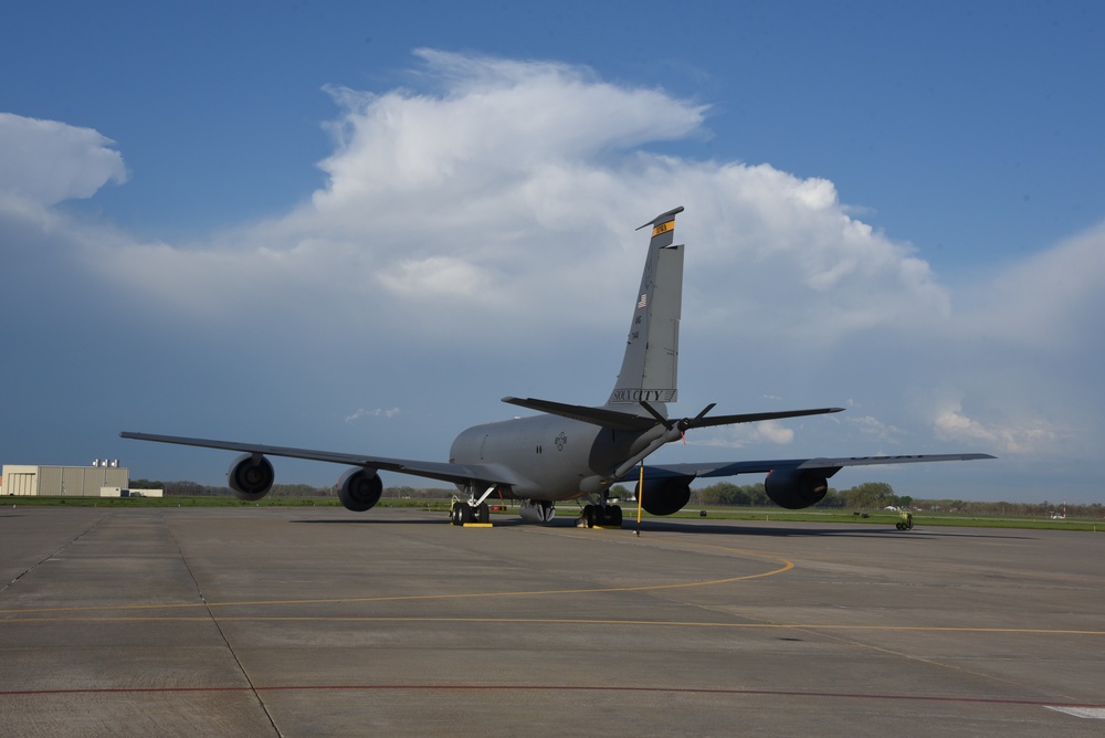 KC-135 Iowa storm