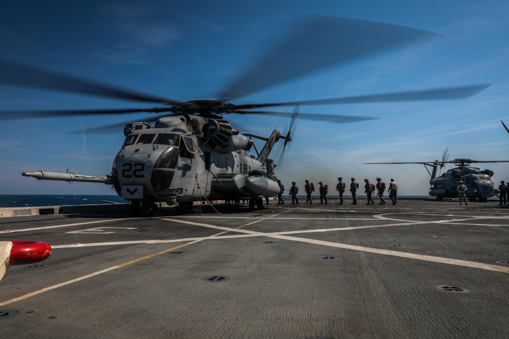 USS New York (LPD 21) Flight Operations