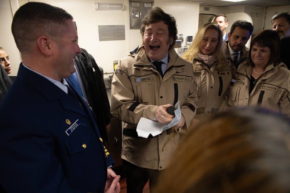 The Coast Guard Cutter James (WMSL 754) arrives in Buenos Aires