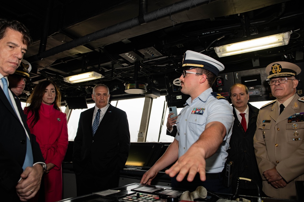 The Coast Guard Cutter James (WMSL 754) arrives in Buenos Aires