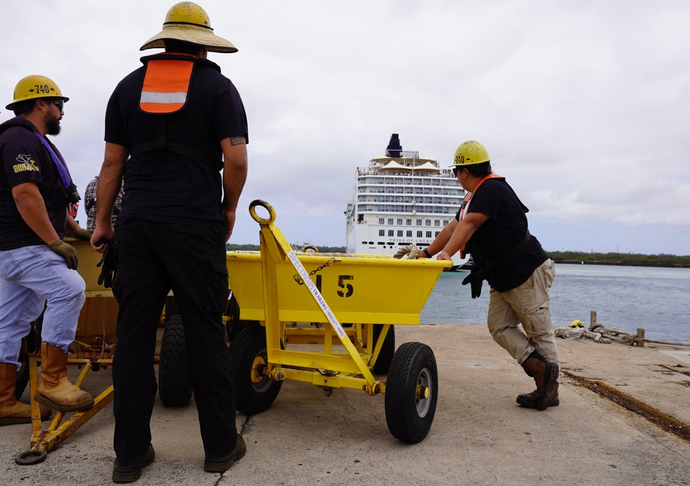 Pride of America cruise ship arrives at Pearl Harbor Shipyard