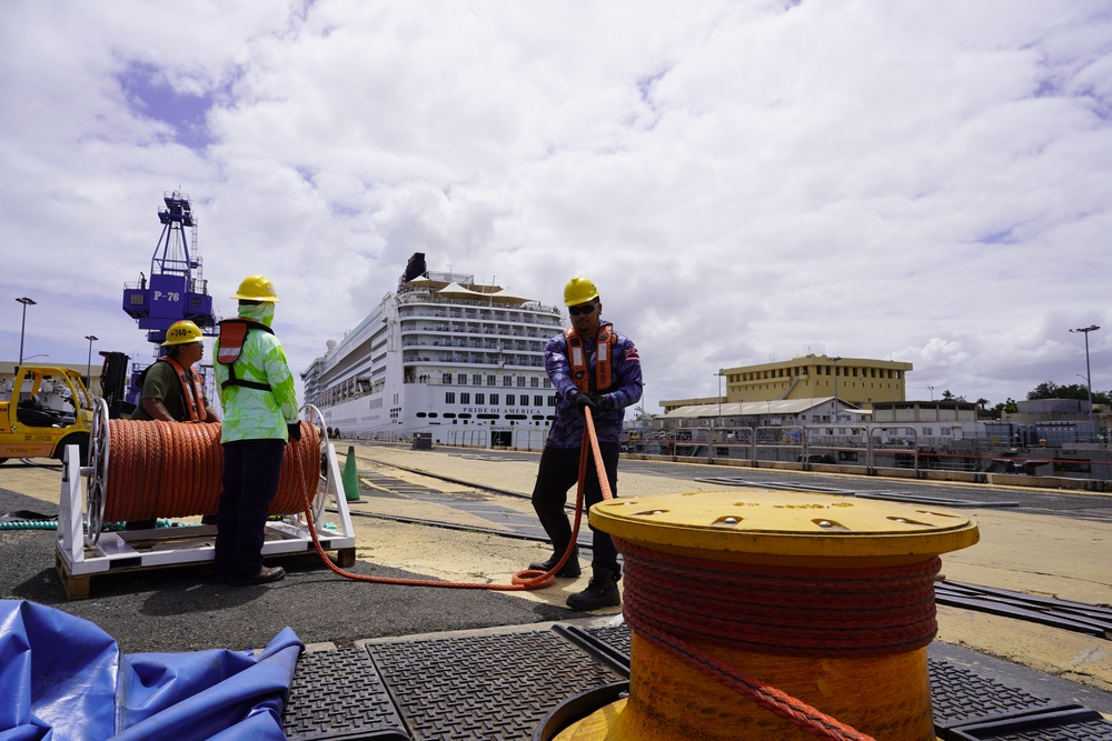 Pride of America cruise ship arrives at Pearl Harbor Shipyard