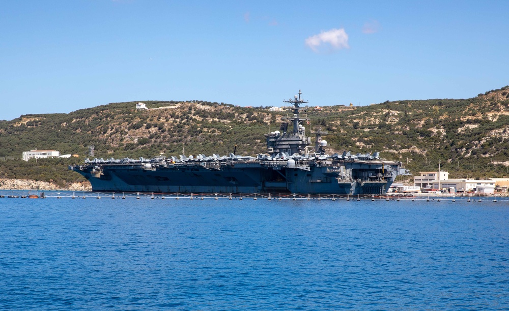 USS Gravely Arrives in Souda Bay, Crete