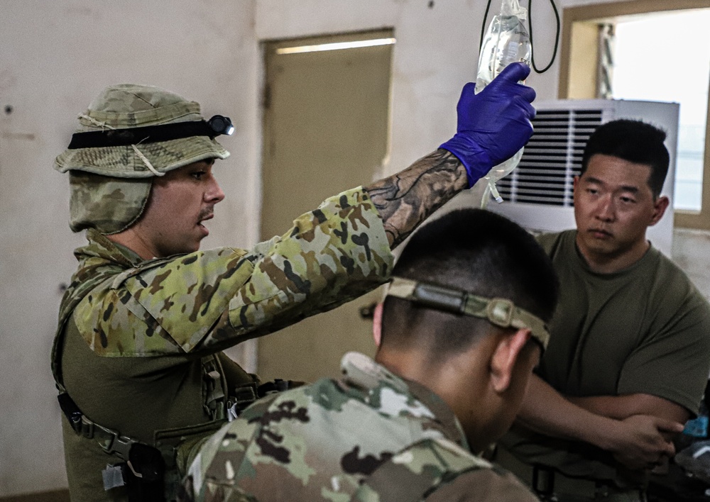 Balikatan 24: 2nd Battalion, 27th Infantry Regiment, 3rd Infantry Brigade Combat Team, 25th Infantry Division conduct medical training with the Australian Army 4th Health Battalion