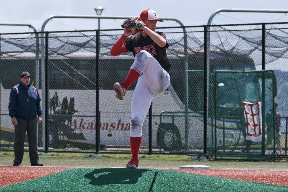 Kinnick Hosts Far East Baseball