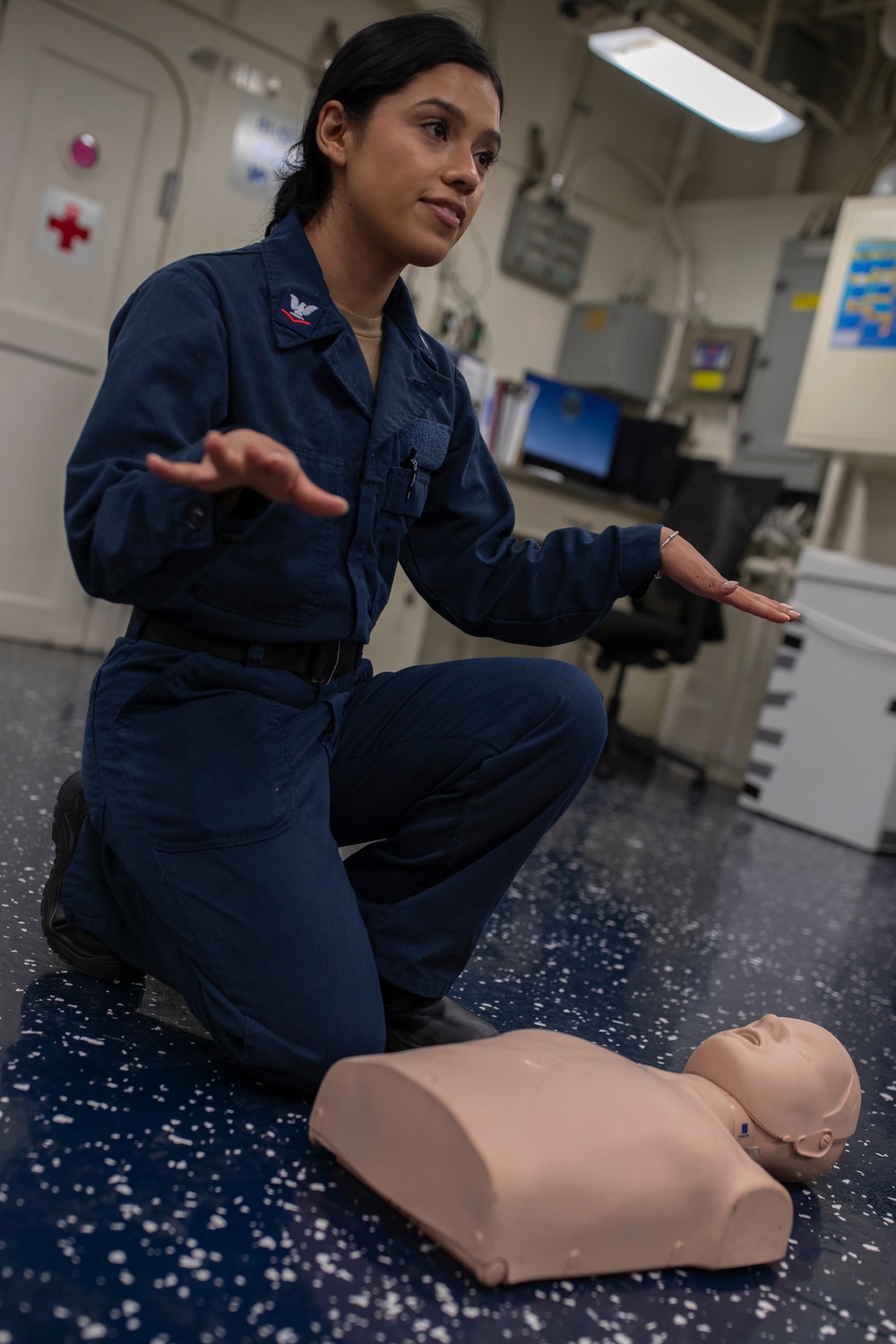 USS Tripoli Sailors Conducts CPR Training
