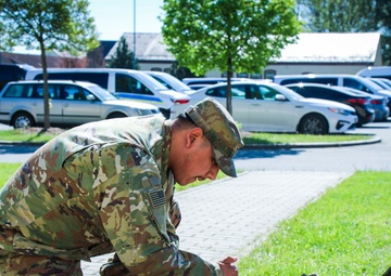 U.S. Soldiers conduct combat lifesaver training