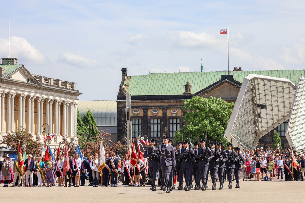 Polish, U.S. Forces Recognize Constitution Day in Poland