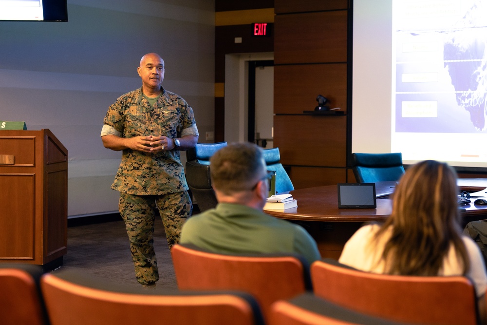 DVIDS - Images - MARFORCOM Commander Briefs Students from the Marine ...