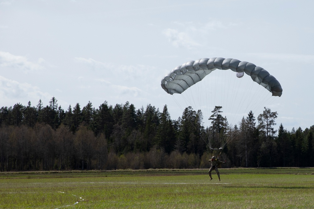 5th Quartermaster TADC executes MFF jump at Swift Response 24