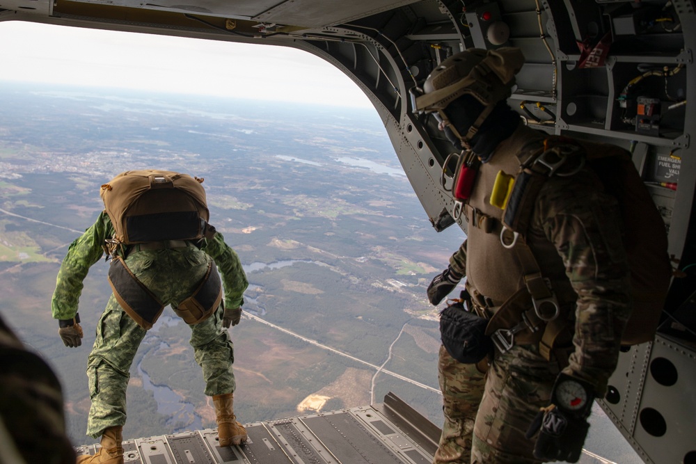 5th Quartermaster TADC jumpmasters execute MFF jump with 10th SFG (A) Green Berets at Swift Response 24