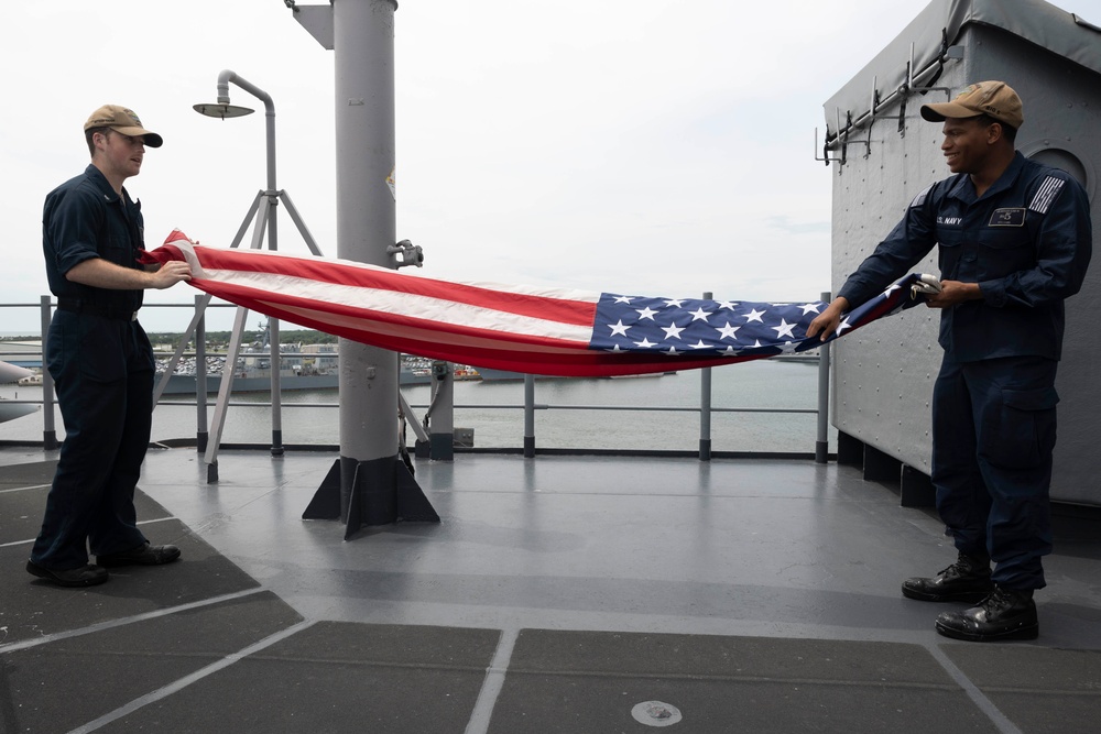 USS Bataan Pulls Into Mayport