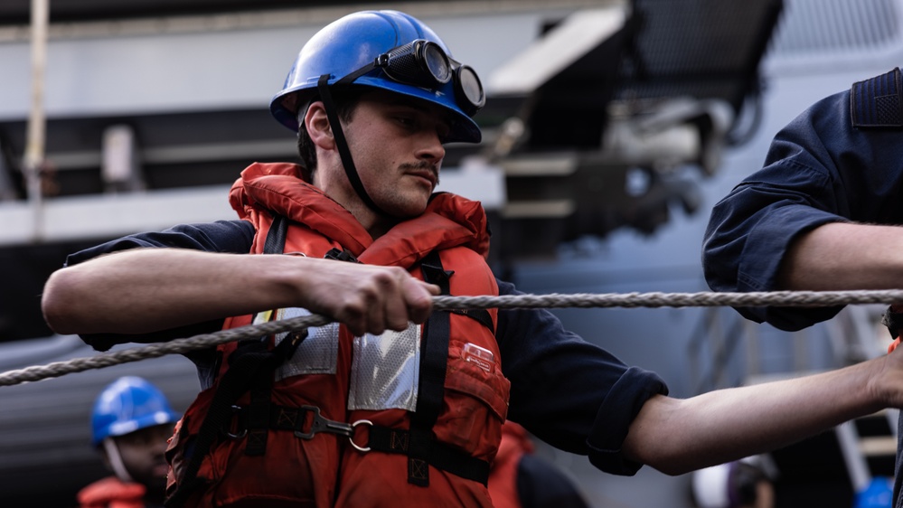 USS New York (LPD 21) Replenishment-at-Sea