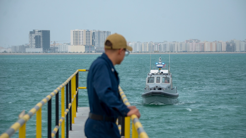 Harbor Patrol Unit Recovers Boat