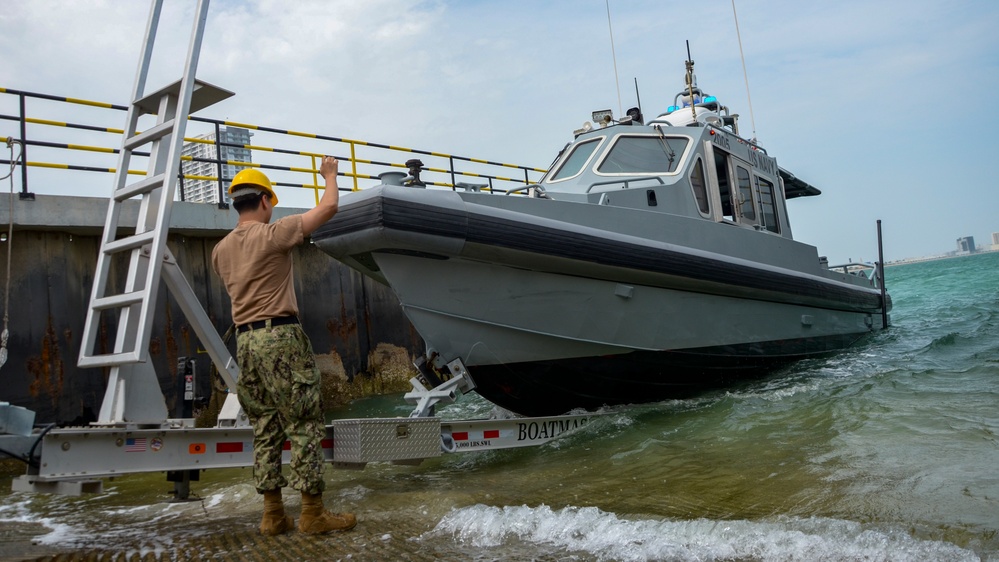 Harbor Patrol Unit Recovers Boat