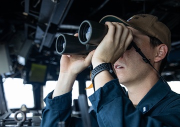 USS Laboon (DDG 58) Conducts Daily Operations in the Gulf of Aden