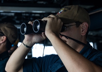 USS Laboon (DDG 58) Conducts Daily Operations in the Gulf of Aden