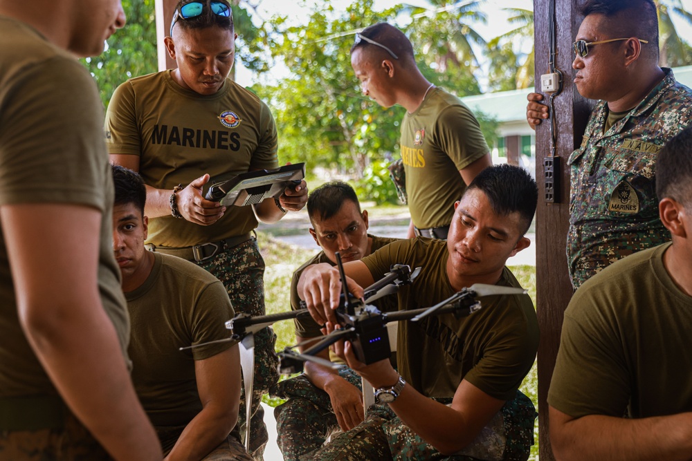 Balikatan 24: 15th MEU Introduces Skydio to Philippine Marines