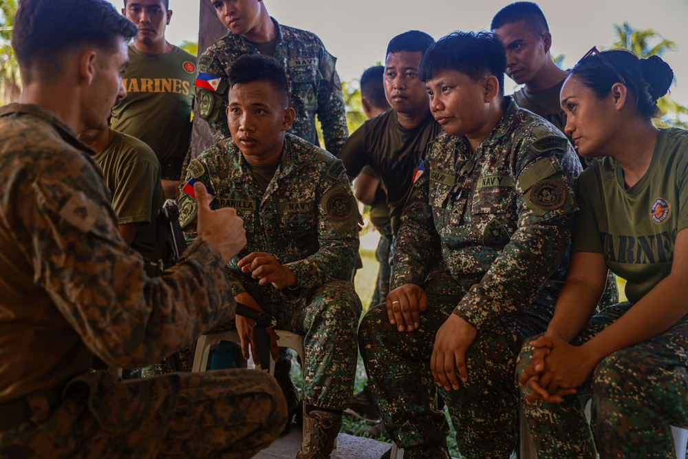 Balikatan 24: 15th MEU Introduces Skydio to Philippine Marines