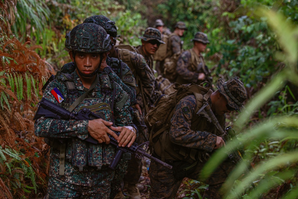 DVIDS - Images - Balikatan 24: LAR Co. Patrols Through Jungle with ...