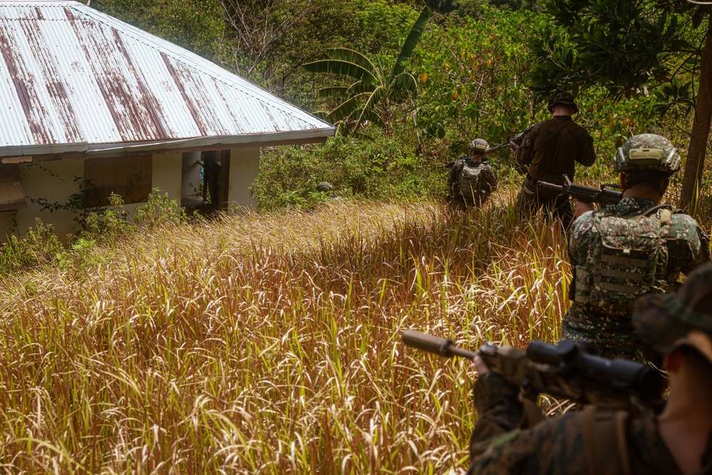 Balikatan 24: LAR Co. Patrols Through Jungle with Philippine Marines