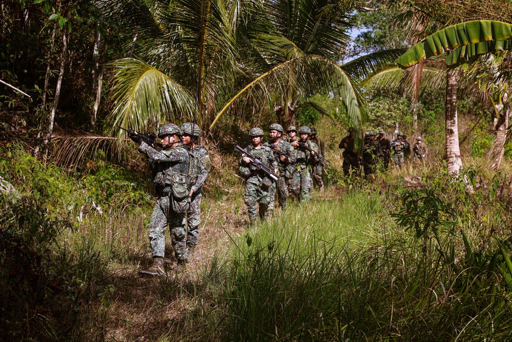 Balikatan 24: LAR Co. Patrols Through Jungle with Philippine Marines