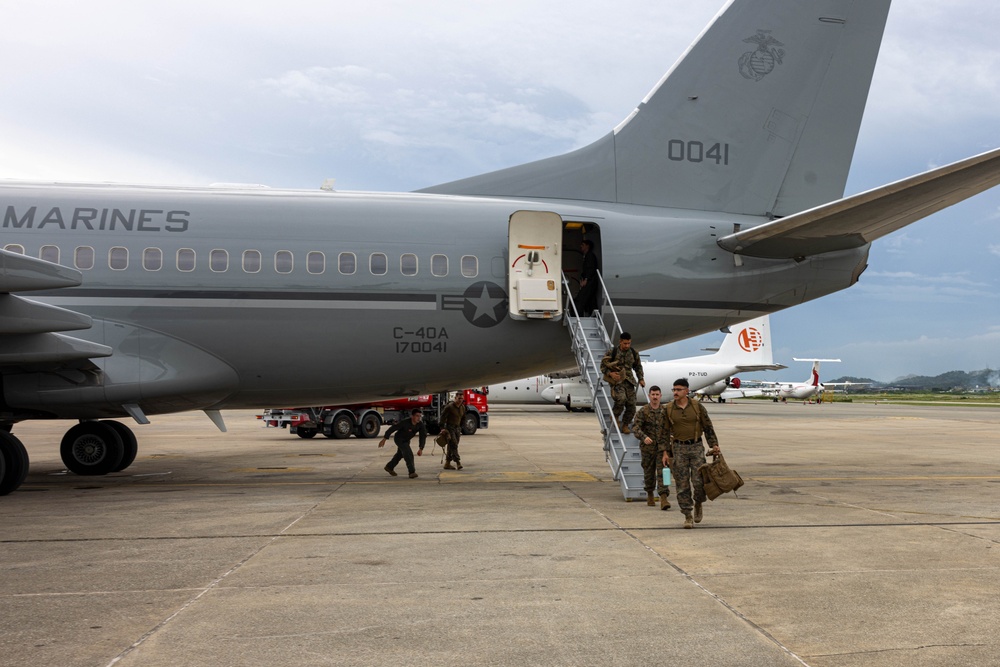 MRF-D 24.3 U.S. Marines, Sailors arrive in C-40A to Papua New Guinea for HADR exercise