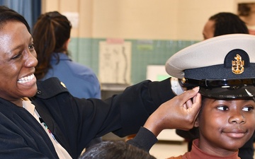 NAVSUP FLC Norfolk Sailors Take Part in Elementary School Career Fair