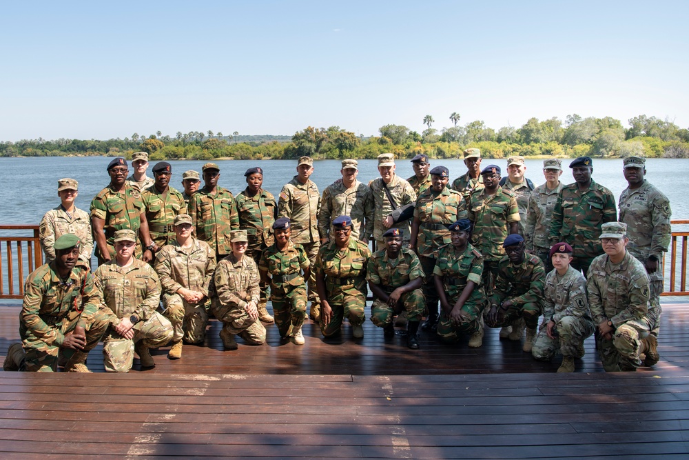 US, Zambia soldiers pose for a photo at African Land Forces Summit 2024